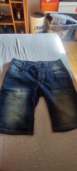 Bermuda hombre talla M