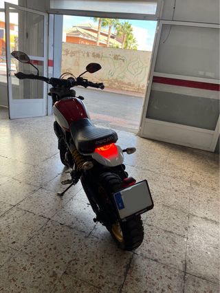 Ducati Scrambler Desert 800