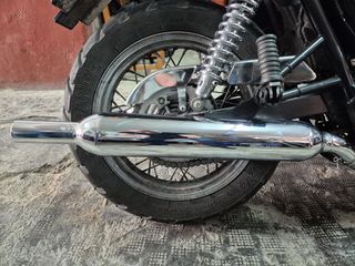 TRIUMPH T100
