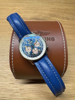 Breitling Navitimer: Azul y Dorado
