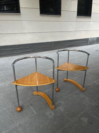 2 sedie in stile postmoderno