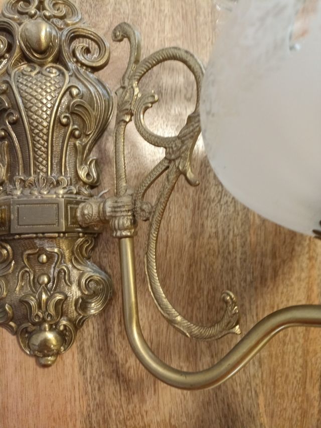 2 Apliques dorados de pared con tulipas