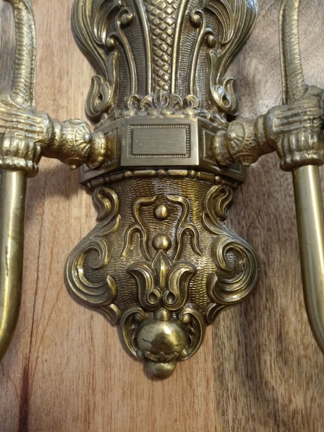 2 Apliques dorados de pared con tulipas