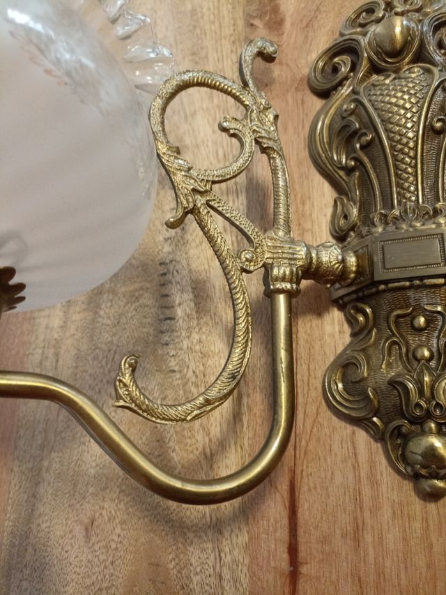 2 Apliques dorados de pared con tulipas