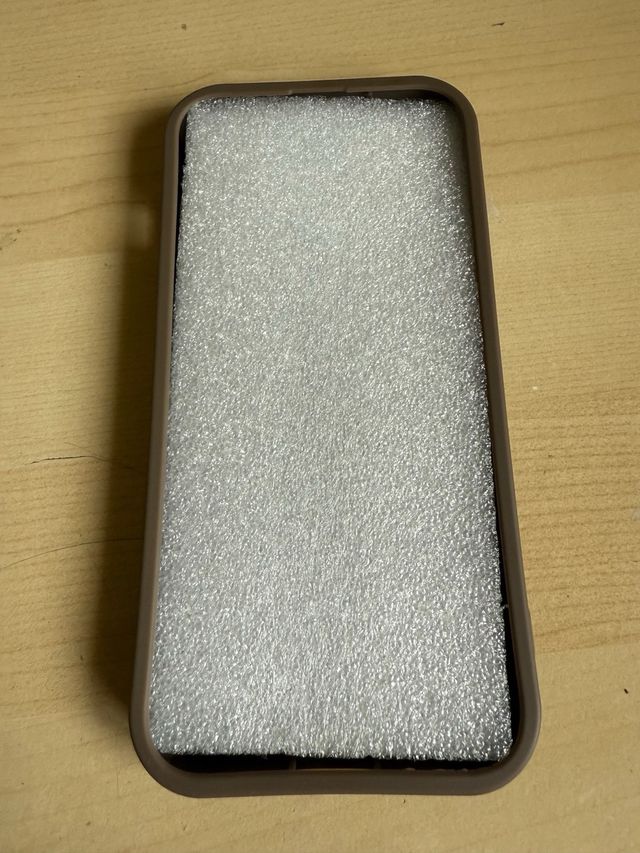 Funda silicona movil iPhone 14