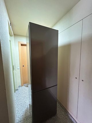 Nevera LIEBHERR - gris