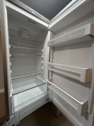 Nevera LIEBHERR - gris