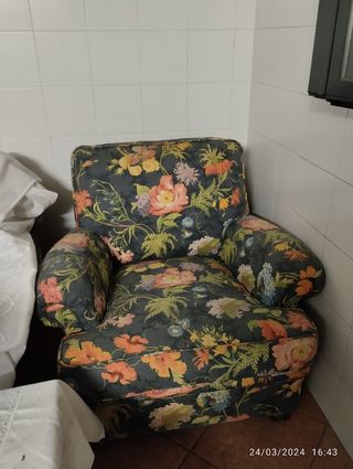 1 poltrona vintage floreali