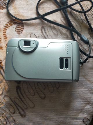 Cámara Samsung Fino 70SE plata