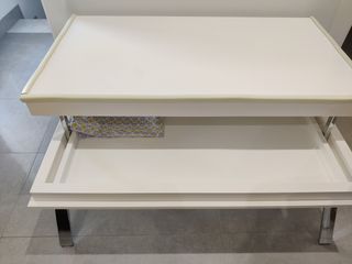 Mesa centro blanca y plata