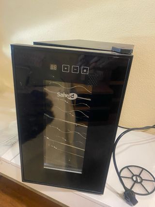 Nevera Saivod para vinos