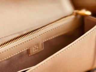 Cartera Carolina Herrera Beige