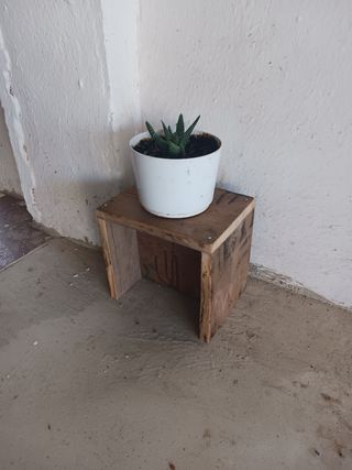 Panca di legno marrone