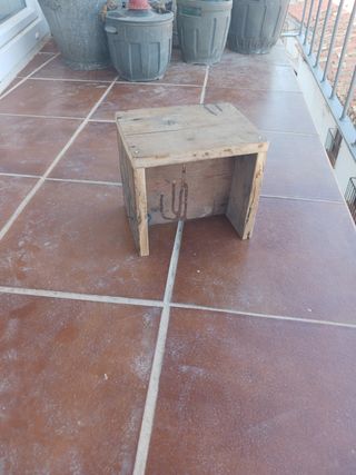 Panca di legno marrone