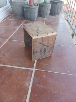 Panca di legno marrone