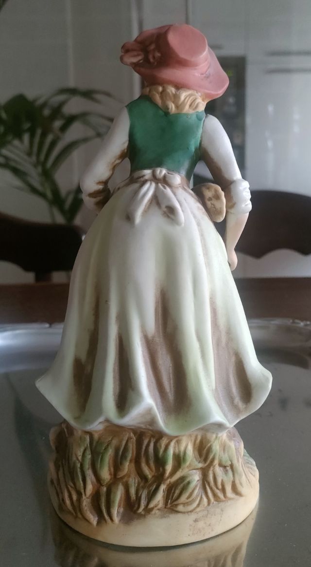 Statuina contadina Capodimonte