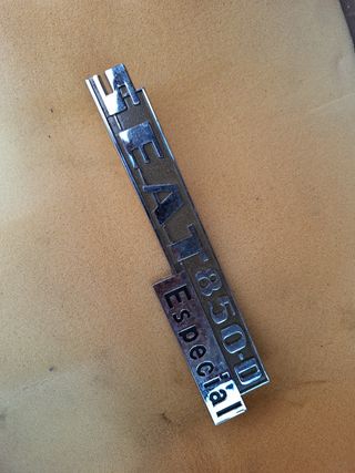 SEAT 850 D Especial: Anagrama