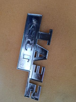 Anagrama SEAT 132 metálico