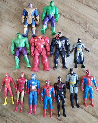 12 Figuras Superhéroes