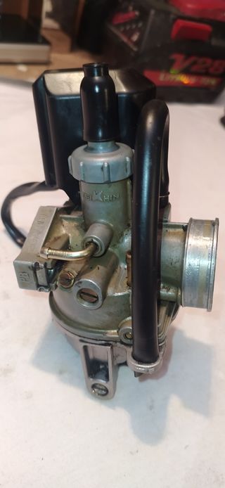Carburadores para Derbi Yamaha Piaggio Honda 2T/4T