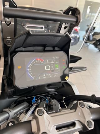 Suzuki V-Strom 1050 Tech