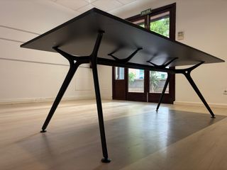 Tavolo nero ufficio - moderno