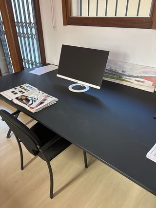 Tavolo nero ufficio - moderno