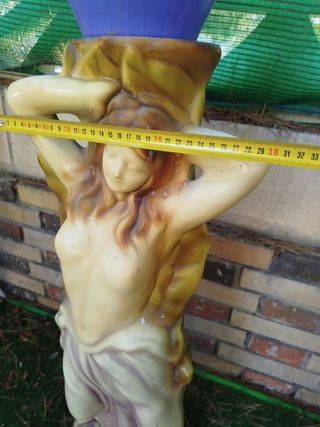 Escultura jardín - Mujer - Cerámica