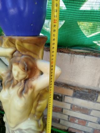 Escultura jardín - Mujer - Cerámica