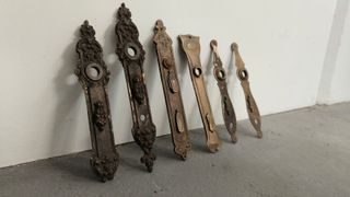 Embellecedores de cerraduras, antiguos de bronce