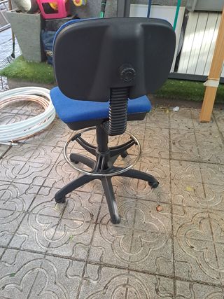 Silla oficina giratoria azul