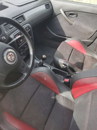 MG ZS 2000