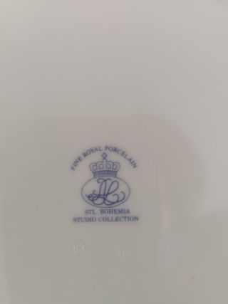 Vajilla porcelana blanca y dorada