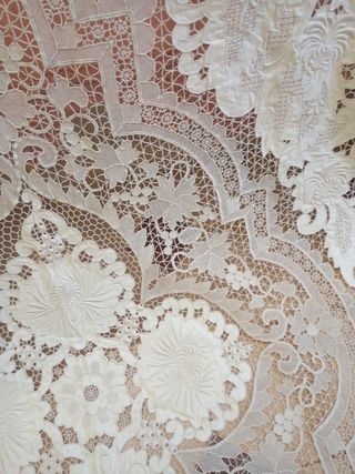 Manteleria Encaje Burano la llamada de suerte