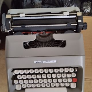 Máquina escribir Olivetti Lettera 35