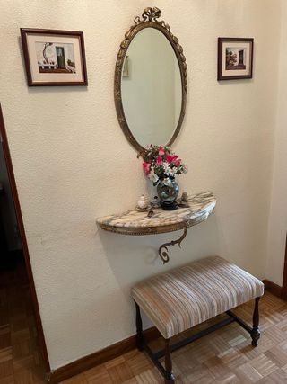 Recibidor antiguo mármol dorado