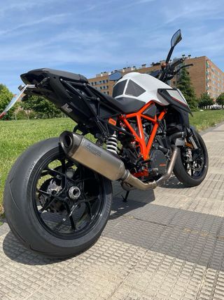KTM 1290 Superduke R - Impecable
