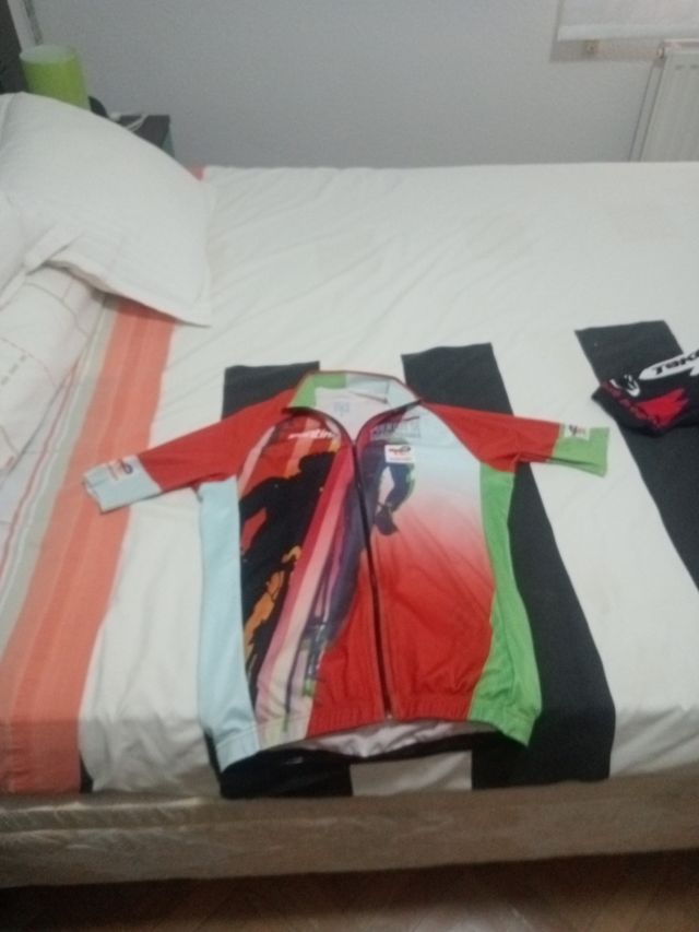 Dos Maillot ciclismo Santini y Token talla S