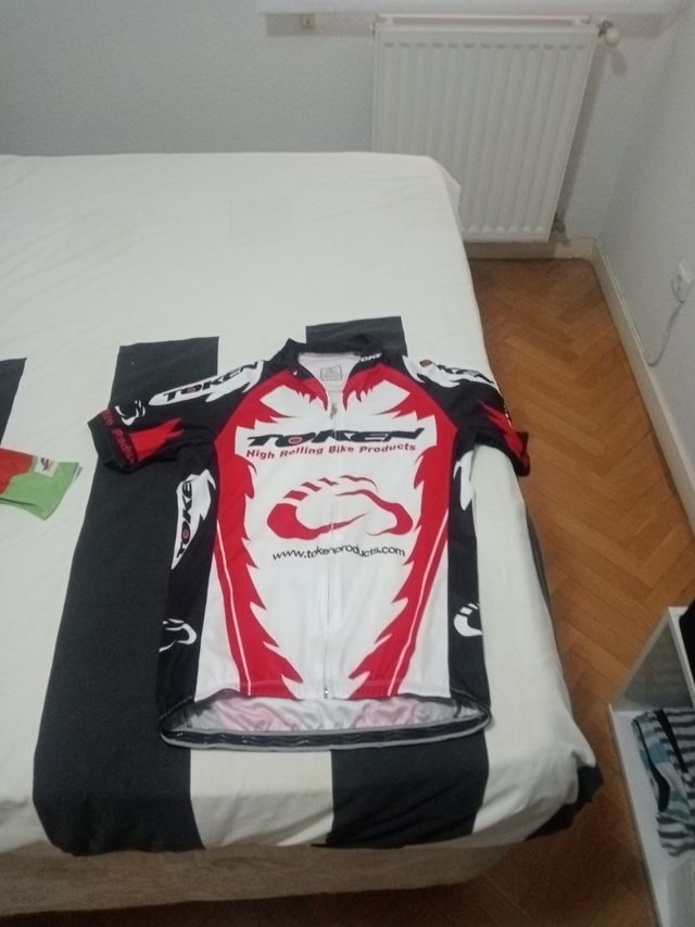 Dos Maillot ciclismo Santini y Token talla S