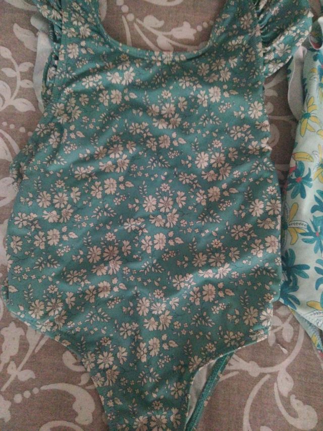 Bañadores niña (6-7 años)