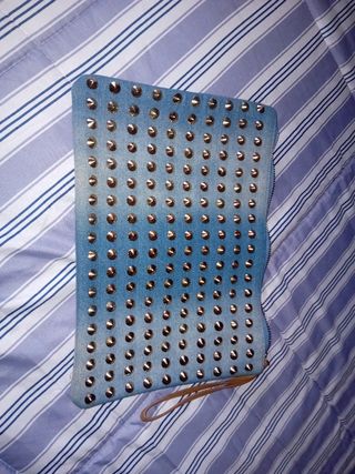Bolso clutch Suiteblanco- Vaquero con tachuelas