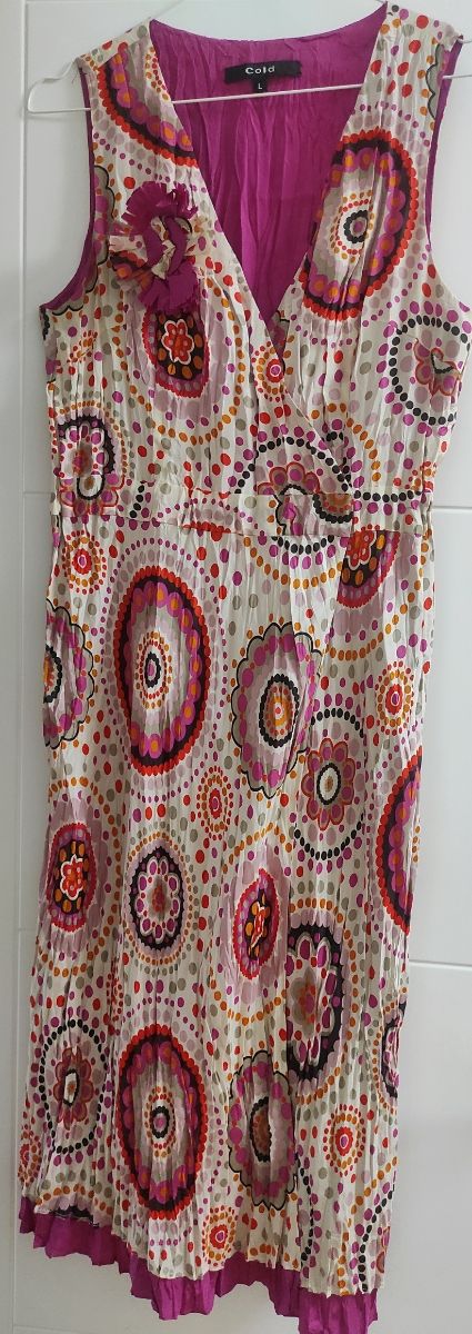 Vestido midi satinado estampado