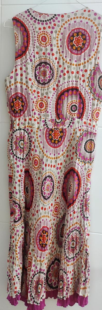 Vestido midi satinado estampado