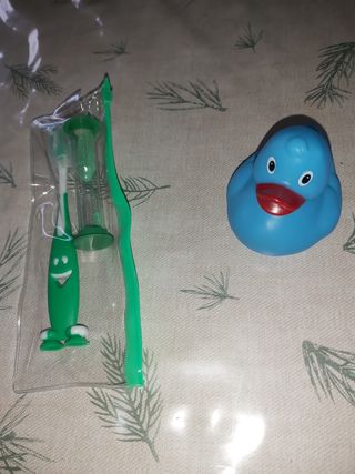 Juego aseo infantil: cepillo dientes, reloj y pato