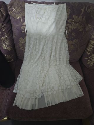 Vestido blanco lunares