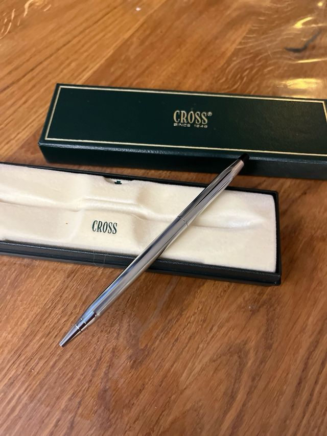 Bolígrafo Cross plata, nuevo, en caja