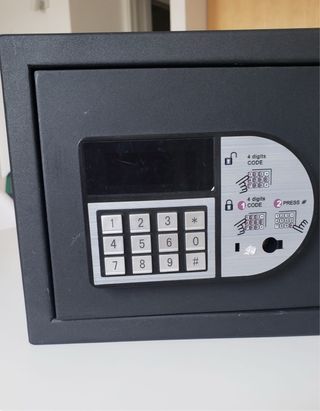 Caja fuerte negra - Seguridad hogar