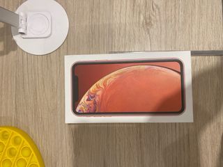 iPhone XR naranja - Como nuevo