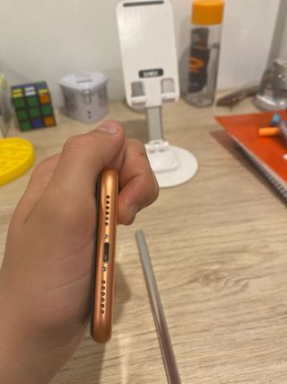 iPhone XR naranja - Como nuevo