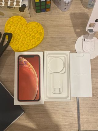 iPhone XR naranja - Como nuevo